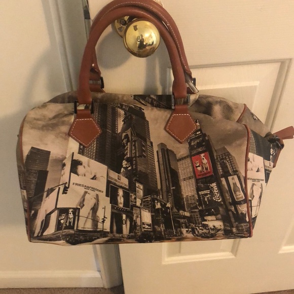 Purse with shoulder strap, Frieda and Freddie’s New York - Picture 1 of 4